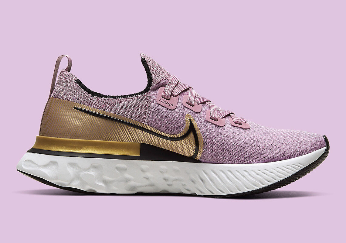Женские кроссовки Nike React Infinity Run FK Flyknit Plum Fog Фиолетово-розовые CD4372-500 10.5
