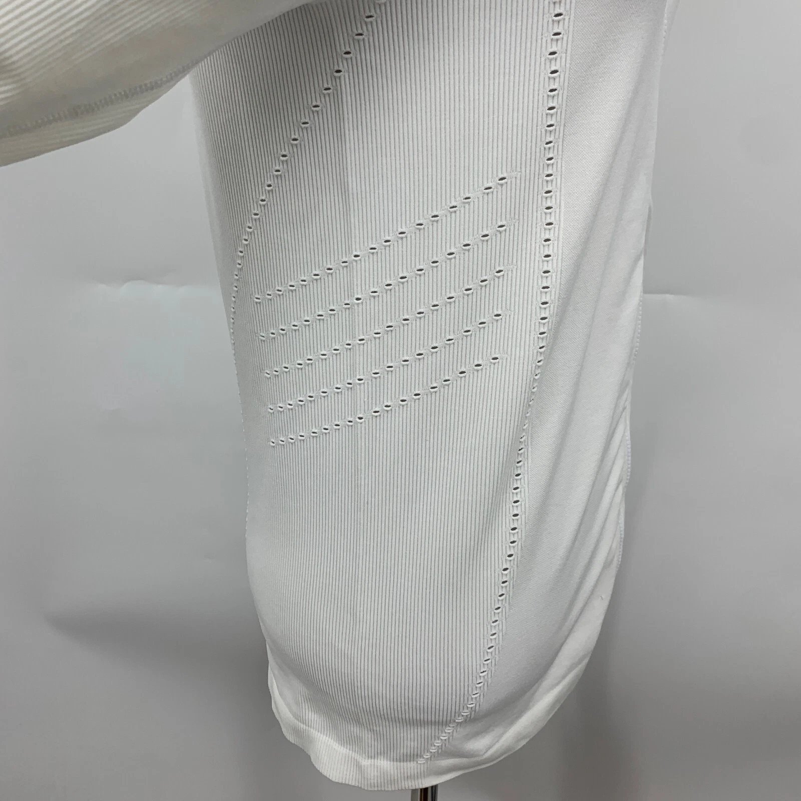 fabletics delta seamless performance zip up vented jacket