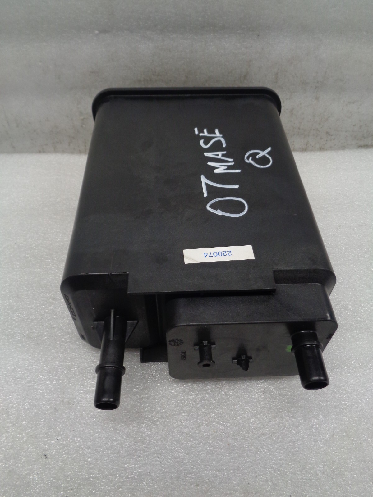 05-08 Maserati Quattroporte Fuel Evaporator Vapor Canister Evap OEM AK2209247