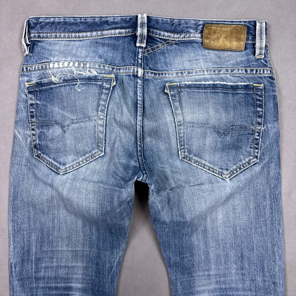 Jeans masculino Diesel 33x36 azul Thavar desbotado destruído 008B9 (Tag30x34) - Imagem 4 de 4
