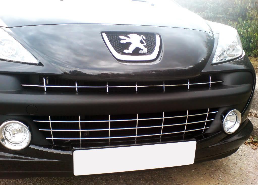Moulure de calandre chromée Peugeot 207 CC finition miroir luxe pour pare-chocs avant