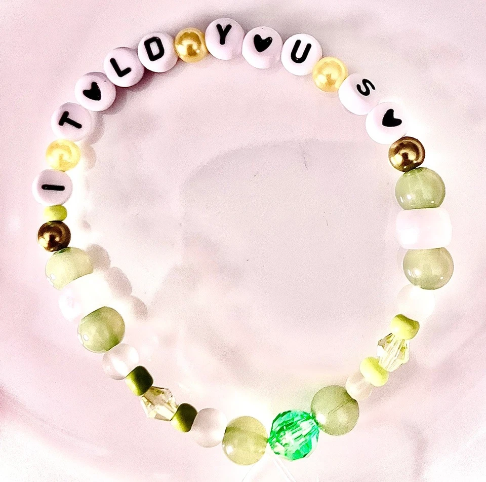 Pulsera Amistad Chappel Roan Buena Suerte Bebé Foto 2 de 2