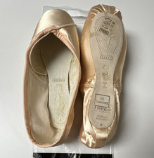 Freed of London Women s Pink Satin Pointe Ballet Shoes DVWING