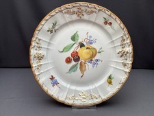 KPM Berlin Essteller mit goldfarbenen Applikationen Ca. 26 cm Durchmesser