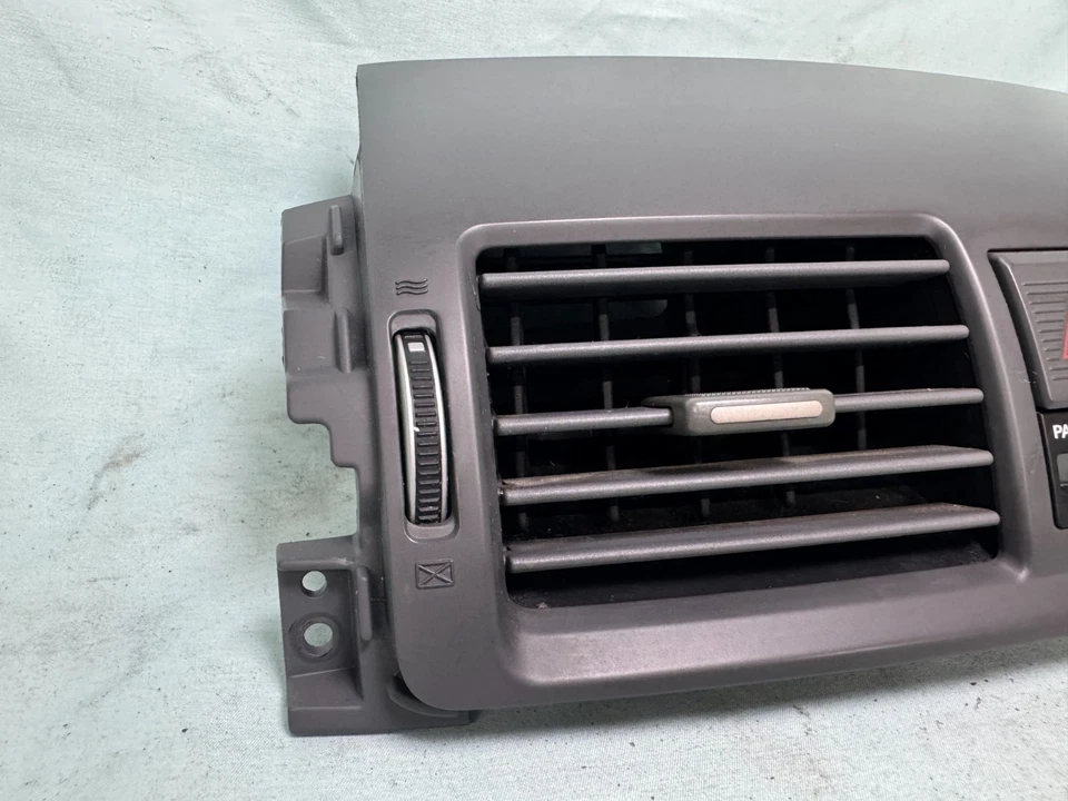 Kia Borrego 2008-2011 tablero central ventilación aire acondicionado ventilaciones con interruptor de peligro OEM Foto 2 de 4