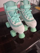 Roller Derby Skates Girls Size 1 Green And White