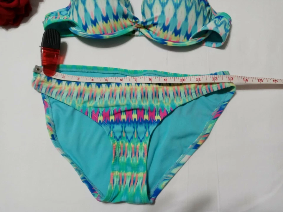 Conjunto de bikini de natación para mujer XHILARATION parte superior (M) e inferior (S) colorido geo luz push up Foto 2 de 4