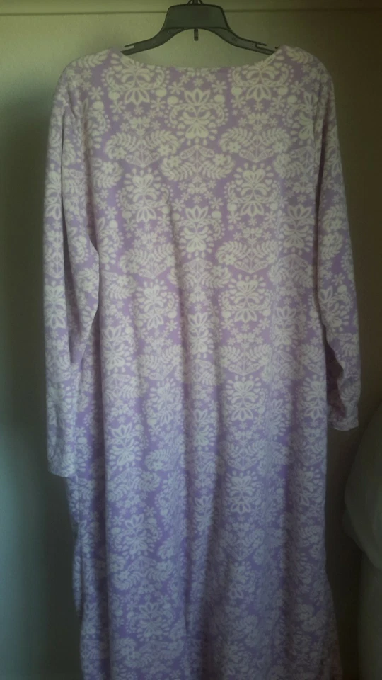 Camisón Pink by Victoria's Secret para mujer 2X 1/4 abotonados lila/blanco usado en excelente estado Foto 4 de 4