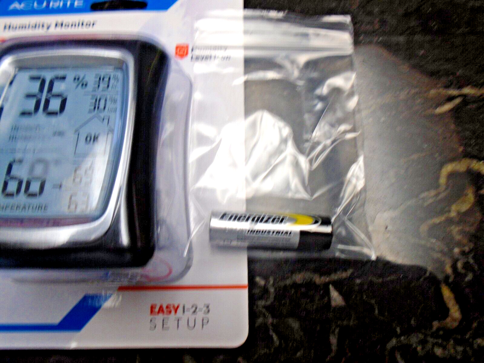 ACURITE Indoor Digital Thermometer & Hygrometer W/ Temp and Humidity Gage W/ Bat