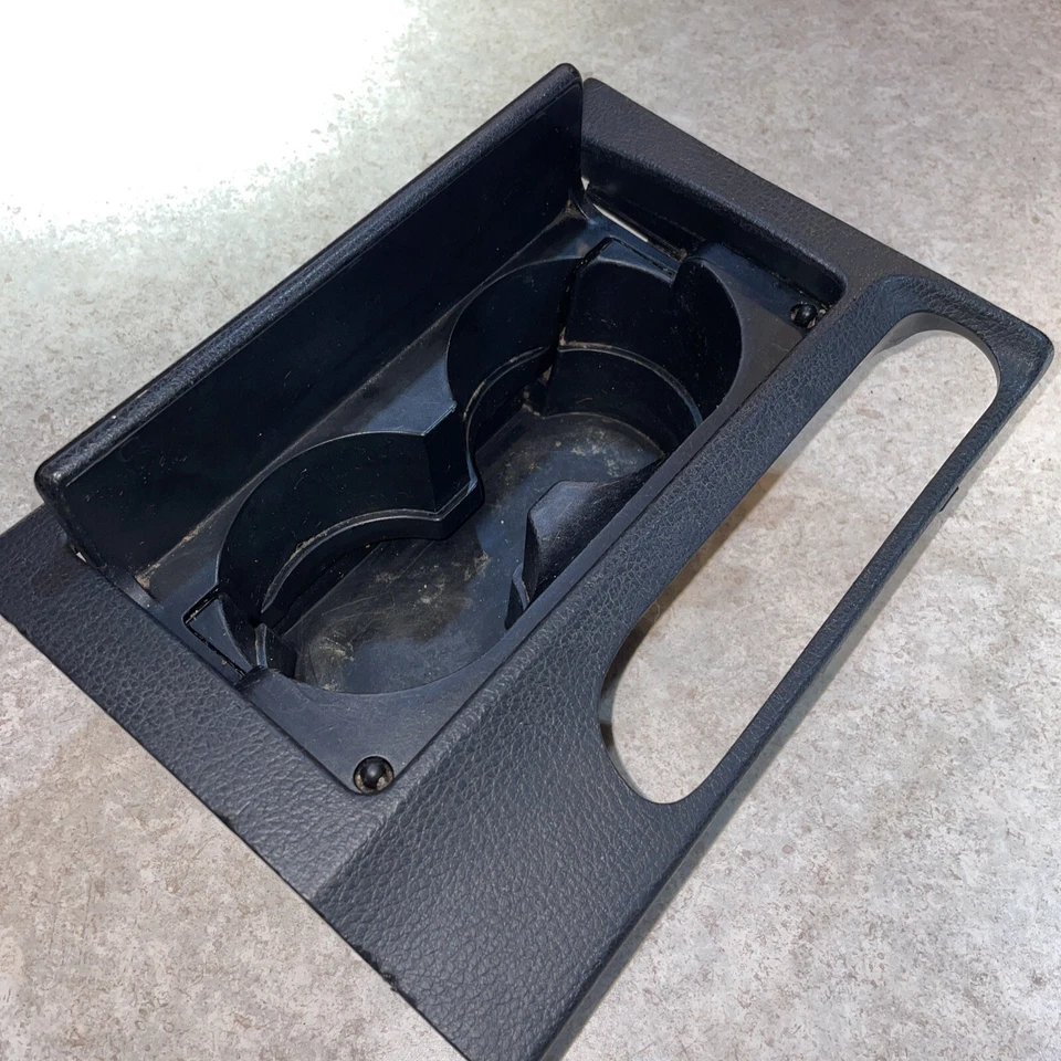 2003 2005 Mazda 6 Mazda6 console central porta-copo compartimento GK2A-64393 SUJO - Imagem 2 de 4