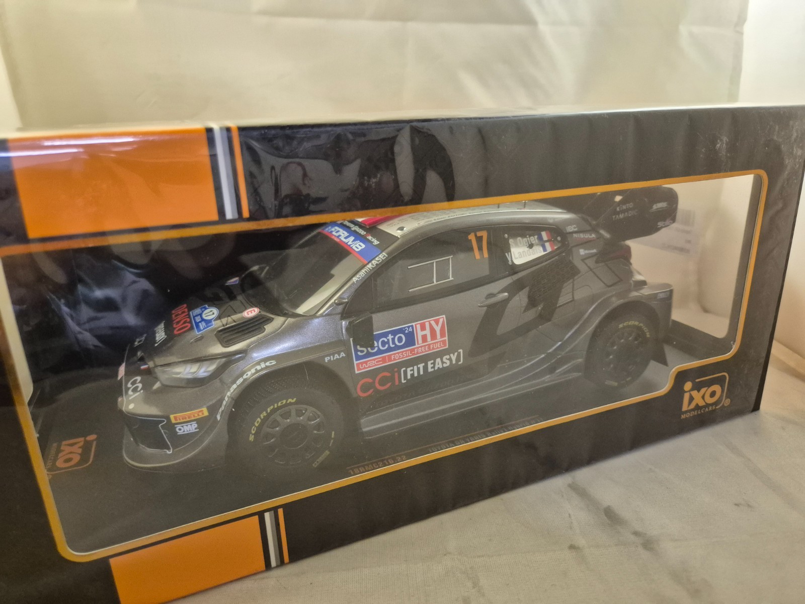Miniature Toyota Yaris GR Rally 1 IXO 18RMC216.22 de collection en métal moulé