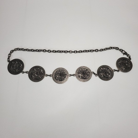 Vintage Metal Floral/Dove Embossed Silver Tone Circle Concha Belt