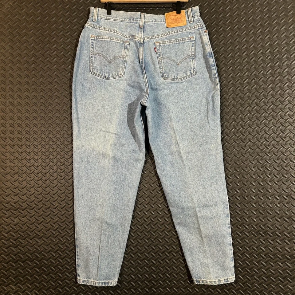 Vintage Levi's 550 Light Wash Blue Tapered High Rise Denim Jeans Women Size 18W - Image 2 of 4