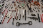 VINTAGE LOT OF AROUND 65 PLAYMATES TEENAGE MUTANT NINJA TURTLES WEAPONS