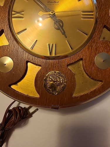 Vintage UNITED Clock Corp Metal And Wood Electric Clock 12" Round Tested USA - Picture 5 of 13
