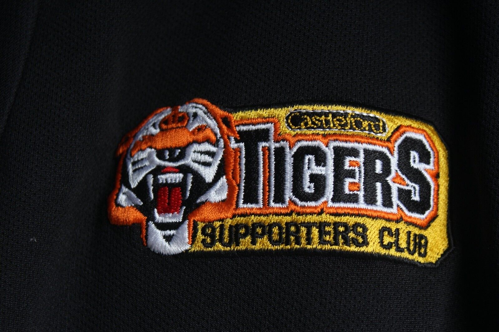 Castleford Tigers Rugby Top with Supporters Club Badge Merch - MEDIUM ...