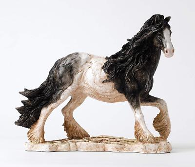 Border Fine Arts Classic Contemporary Vanna Running - Piebald - UVP 200£