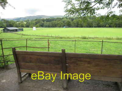 Foto 6x4 Ein Blick auf den Cricketplatz, Kirkby Lonsdale Dieser Sitz entlang c2009