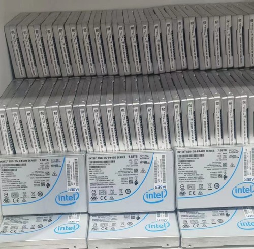 Intel DC D5 P4420 7.68TB SSD 2.5" U.2 PCIE NVME SSDPENU076T8 Solid State Drive - Picture 2 of 2