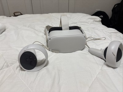 White Meta Quest 2 Standalone With Both Controllers  128Gb -Good Condition Used-