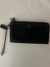 VTG RARE Authentic Coach Pebbled Leather Wristlet 2 Black/Ivory Double Zipper