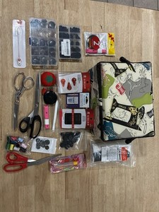Singer Sewing Kit Needles, Thread, Scissors, Measuring Tapes, Pins, Buttons, Etc