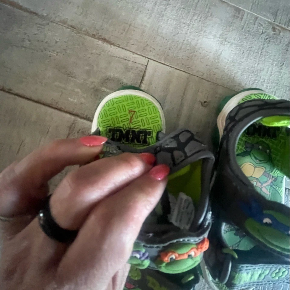 Zapatos para niños Teenage Mutant Ninja Turtles talla 7 Foto 2 de 4