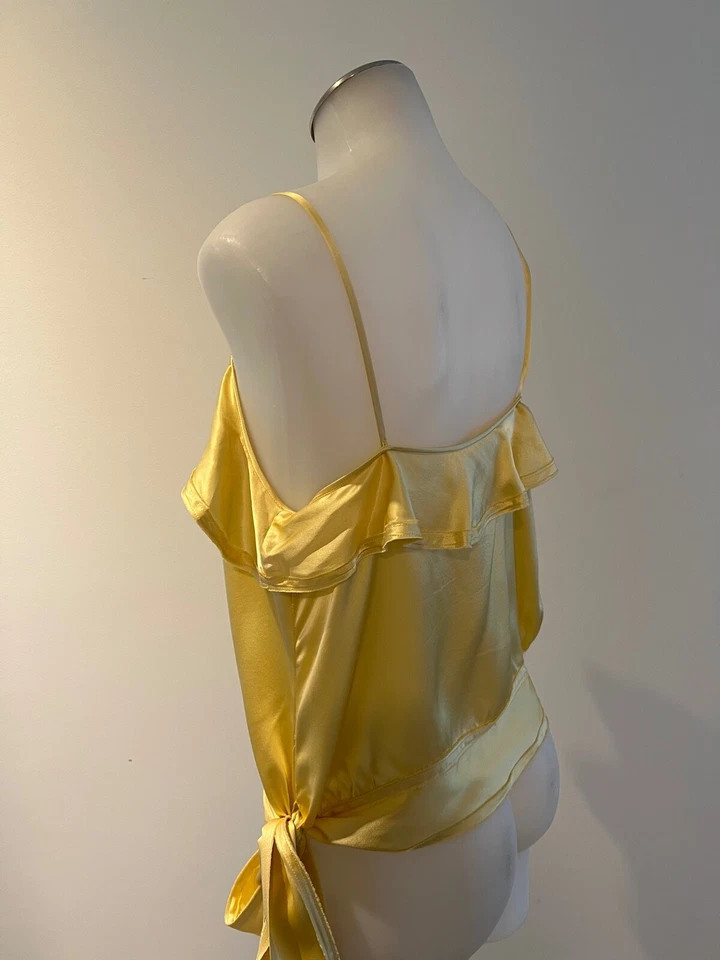 Camisola BANANA REPUBLIC 100 % seda amarilla con lazo lateral talla S venta al por menor $250 Foto 4 de 4