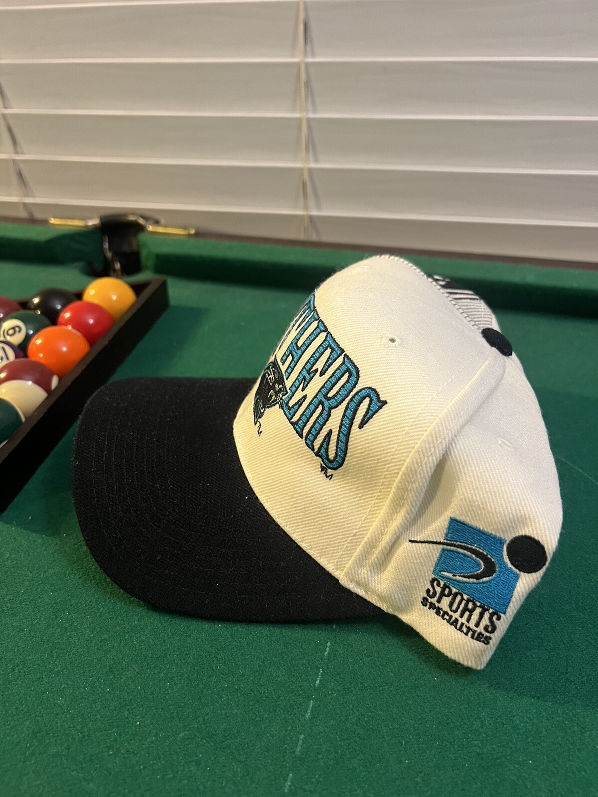 Picture 3 of 8