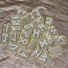 Pierres runiques en résine transparente givrée lueur dans l'obscurité, Elder Futhark, païen, lot de 27
