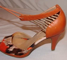Poetic Licence Heels Pumps 36 1/2 Womens Shoes 5 5.5 Strappy Orange Stand Out