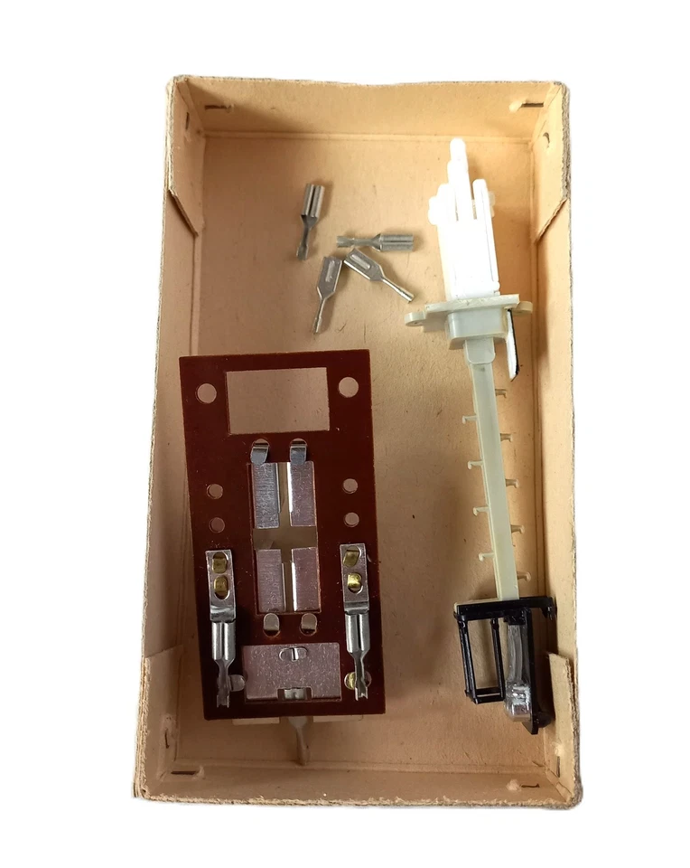 PIKO - Lichtsignal LED gelb/grün H0 OVP Modelleisenbahn DDR unbenutzt 2 Teile - Bild 3 von 3