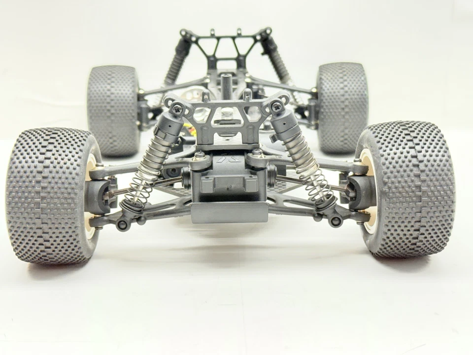 Rare! XRAY M18T 1/18 MICRO TRUCK New Build W/ Graphite CONVERSION SET#381173 - Image 3 of 4