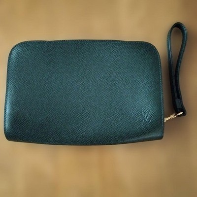 Louis Vuitton Taiga pi Sea second bag
