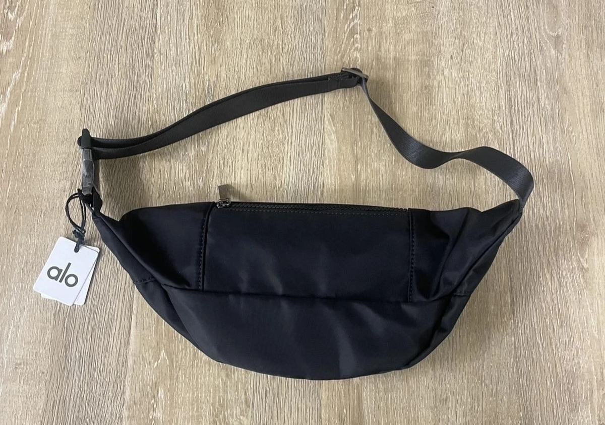 Alo Yoga Explorer Belt Bag Black Crossbody Fanny Pack Stylish