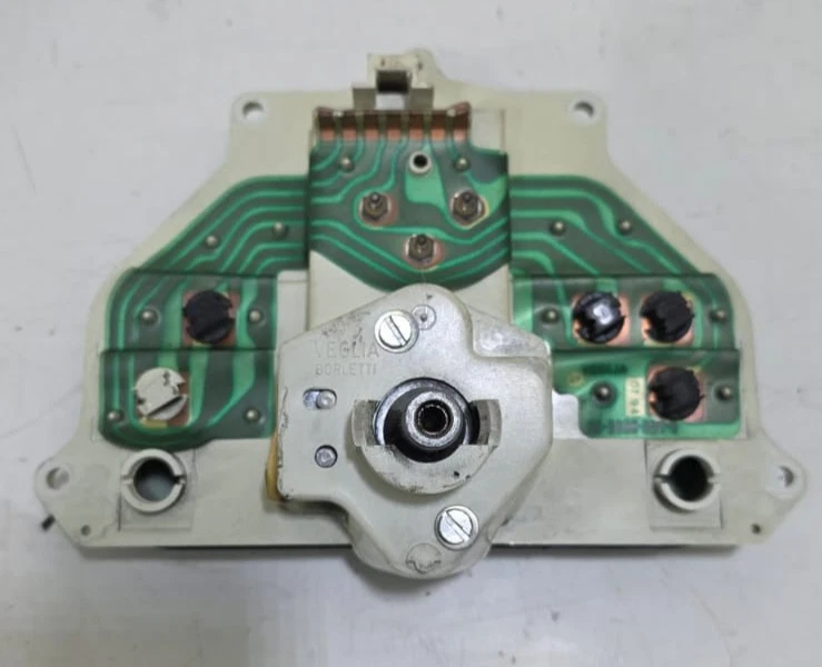 VETRO CONTACHILOMETRI STRUMENTAZIONE RICAMBI PIAGGIO VESPA HP V 50 125 - Immagine 2 di 4