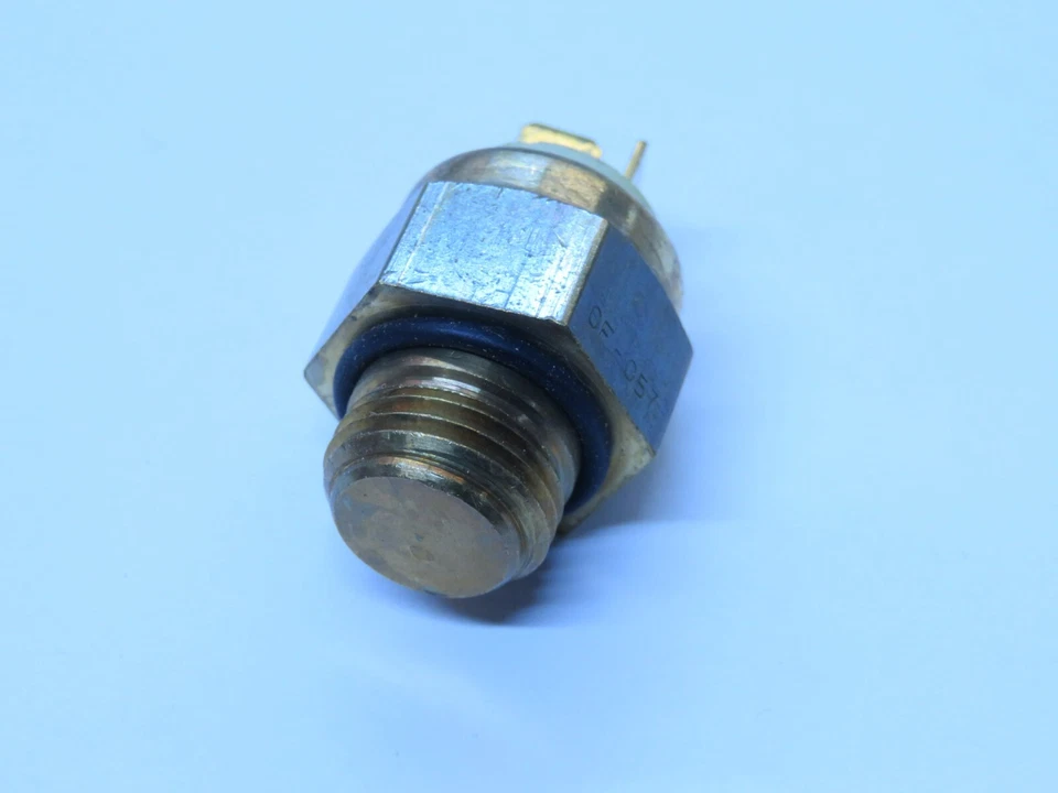 Interruptor de temperatura do ventilador de refrigeração montado no motor compatível com Subaru XT XT6 e Justy SNJ806 - Imagem 2 de 3