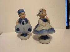 Dancing, Swinging, Teetering Bell-like Dutch Pair, Man & Woman,, Blue/White,