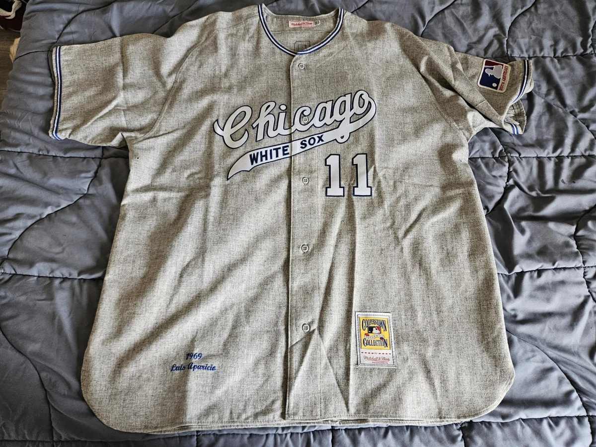 Mitchell & Ness Gray Chicago White Sox MLB Fan Apparel & Souvenirs