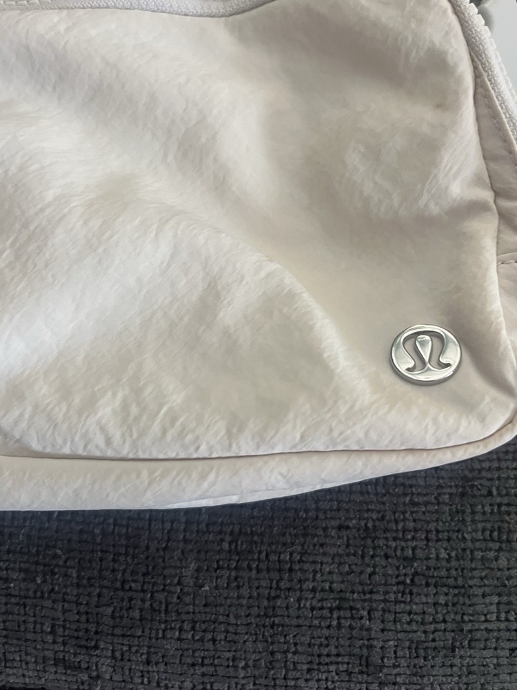 Lululemon Rare Creme Belt Bag