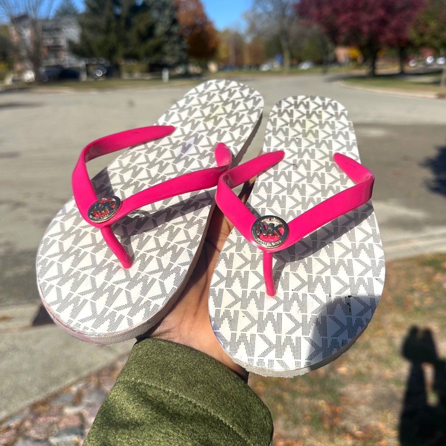 Michael Kors Women's Mini Jet Set Shiny Flip Flop Sandals Size 8 Ultra Pink thumbnail 8