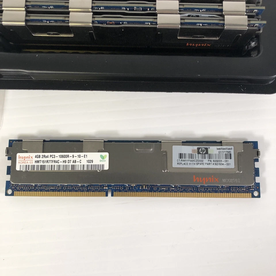 Lot of 6 Hynix HMT151R7TFR4C-H9 4GB PC3 10600R 2RX4 ECC Dimm - Image 2 of 4