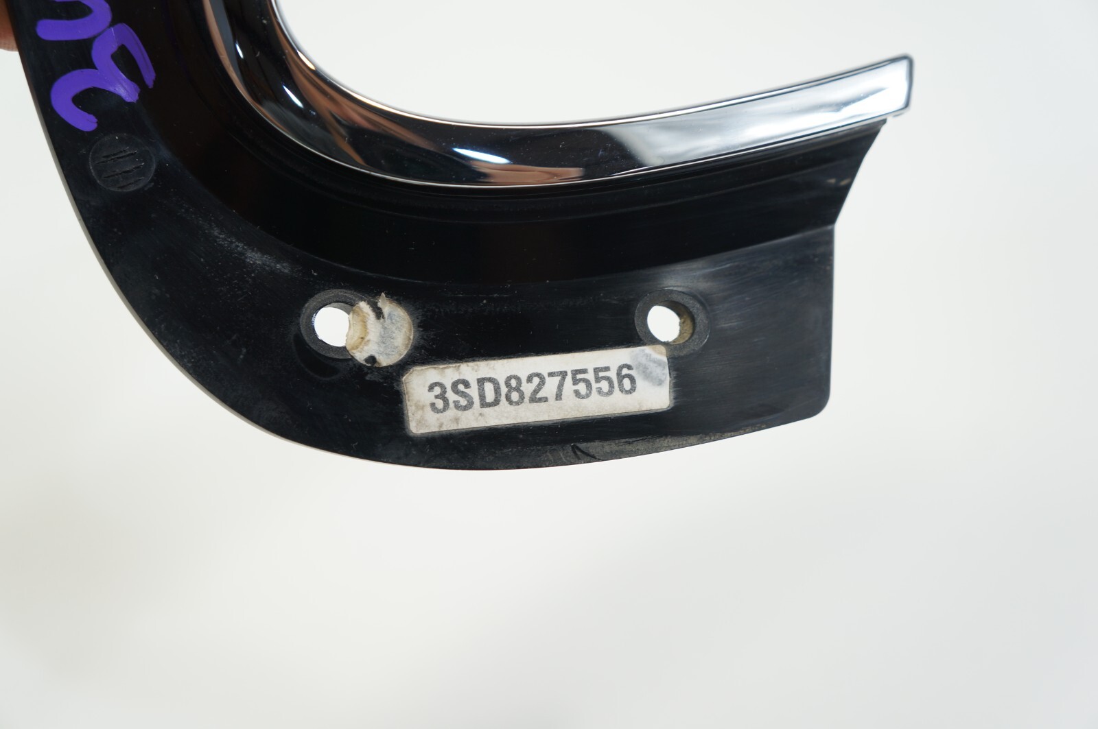 2017-2022 Bentley Continental Right Passenger taillight chrome trim line molding
