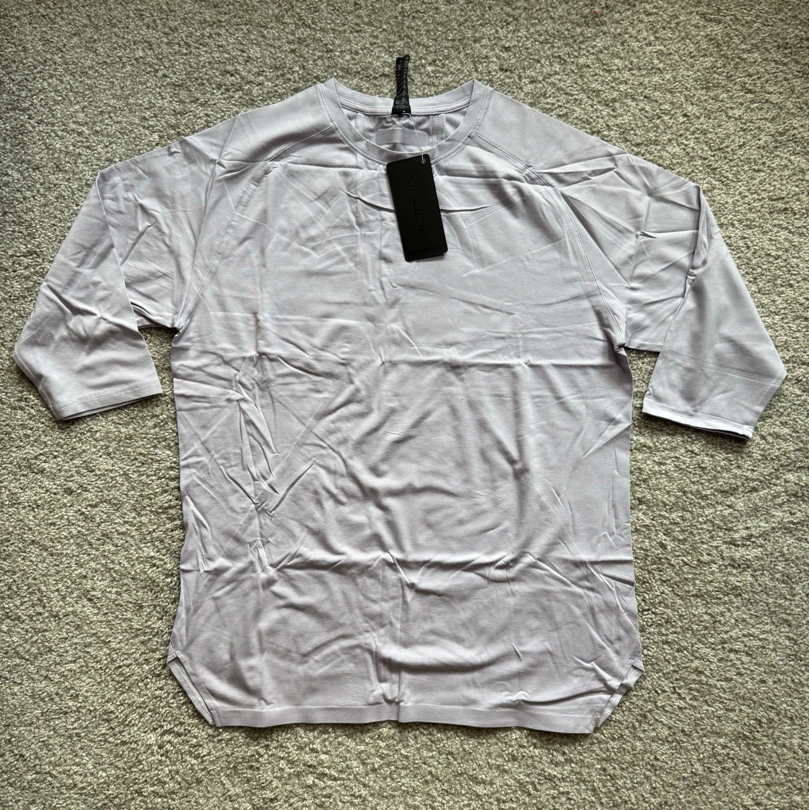 Alphalete Activewear men’s 3/4 sleeve T-shirt lilac haze Size L