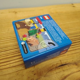 Lego 7566 City FARMER Dog Pig New Retired 