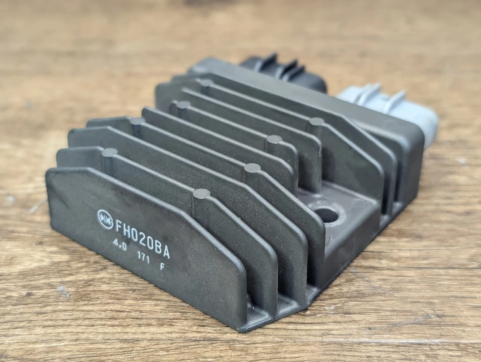 14-17 Honda CTX 700 CTX700 CTX700N OEM Regulador Rectificador Voltaje 31600-MJF-A01 Foto 3 de 4