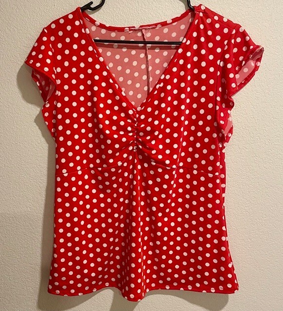 Cute Red and White Top XL Fits Like Large - Size Up for Comfort