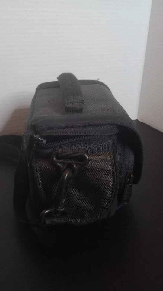 Lowepro Edit 110 Camera Bag Case Black with Shoulder Strap - Image 3 of 4