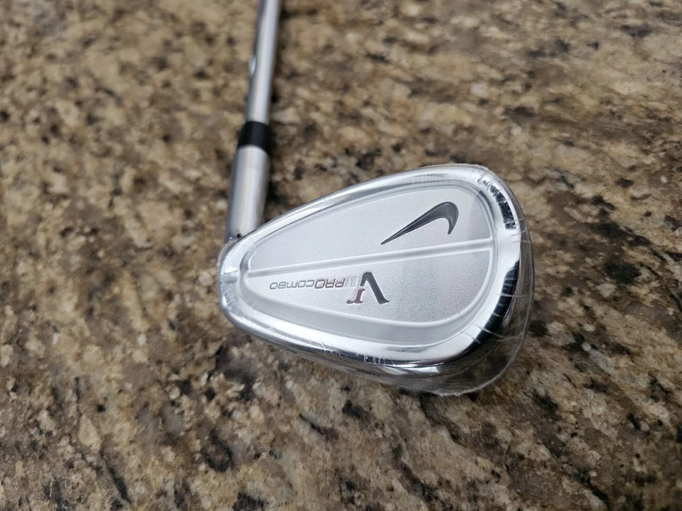 NOS RH NIKE Vr PRO COMBO Pitching Wedge Dynamic Gold 105 R300 Regular-Flex Steel - Image 3 of 4