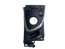 TOYOTA AURIS E18 Mittelkonsole 58821-02670 2014 (AJ3991)